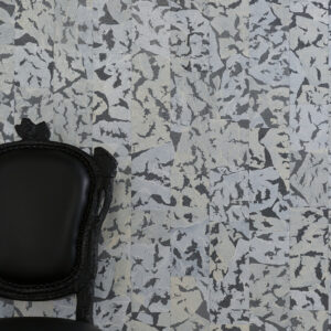 Moooi wallcovering extinct animals Armoured boar behang in kleur Black & White (MO2111) - Interieur impressie