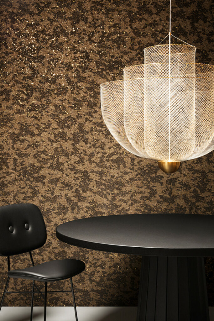Moooi wallcovering extinct animals Bearded leopard behang in kleur Blackened Gold (MO2053) - Interieur impressie