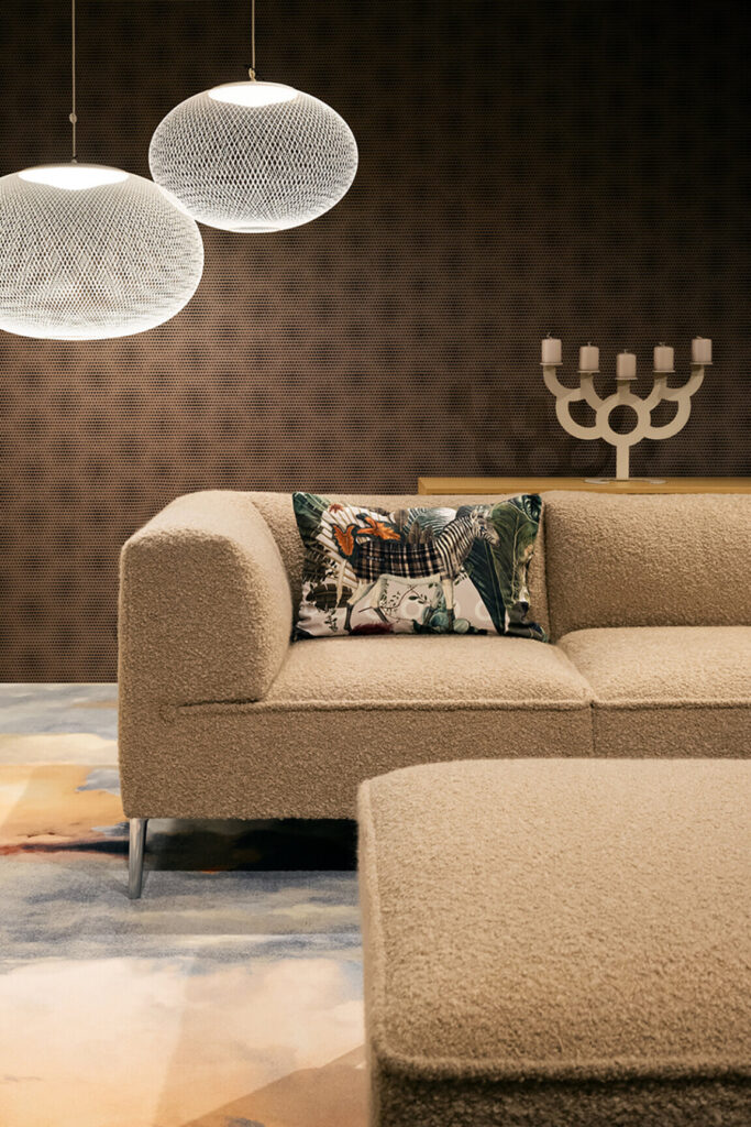 Moooi wallcovering extinct animals Blooming seadragon behang in kleur Copper (MO2022) - Interieur impressie