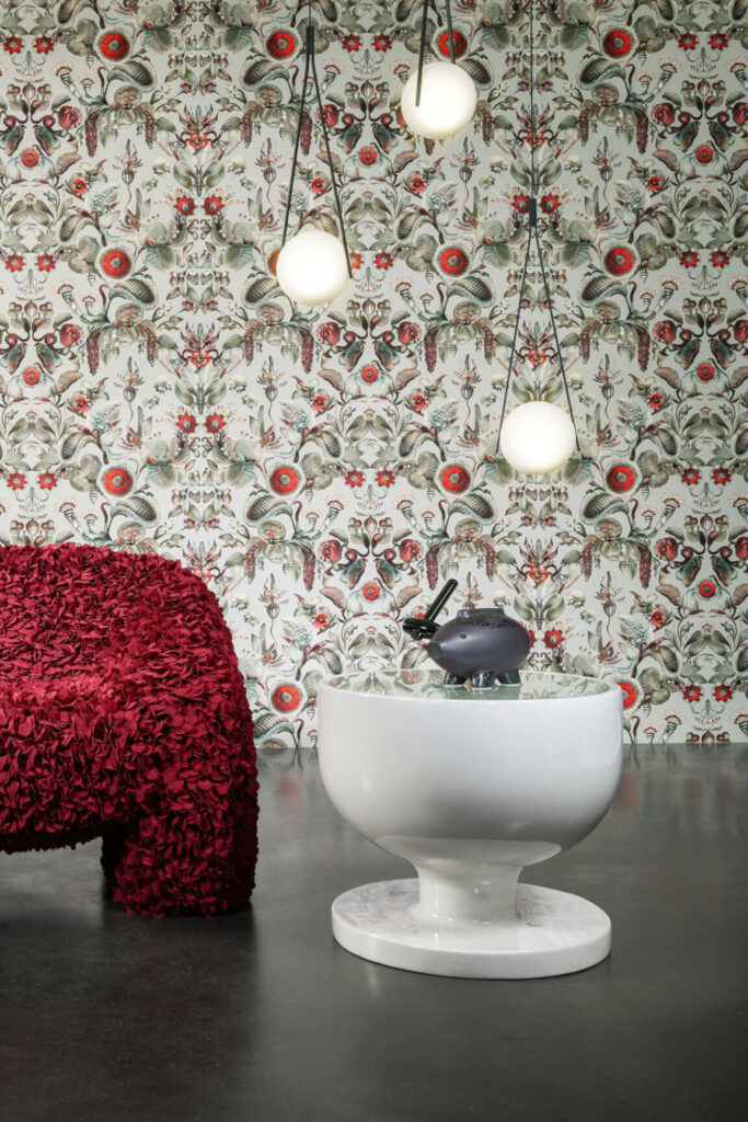 Moooi wallcovering green house Coccinella bella behang in kleur Stone Grey (MO5000) - Interieur impressie