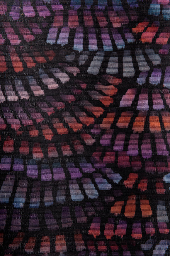 Moooi wallcovering memento moooi Dandelion cranes behang in kleur Heliotrope (MO4020) - Product close-up