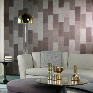 Arte Revera Align behang in kleur Aubergine (47502) - Interieur impressie