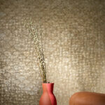 Arte Samal Camber behang in kleur Blanched Almond (33734) - Interieur impressie