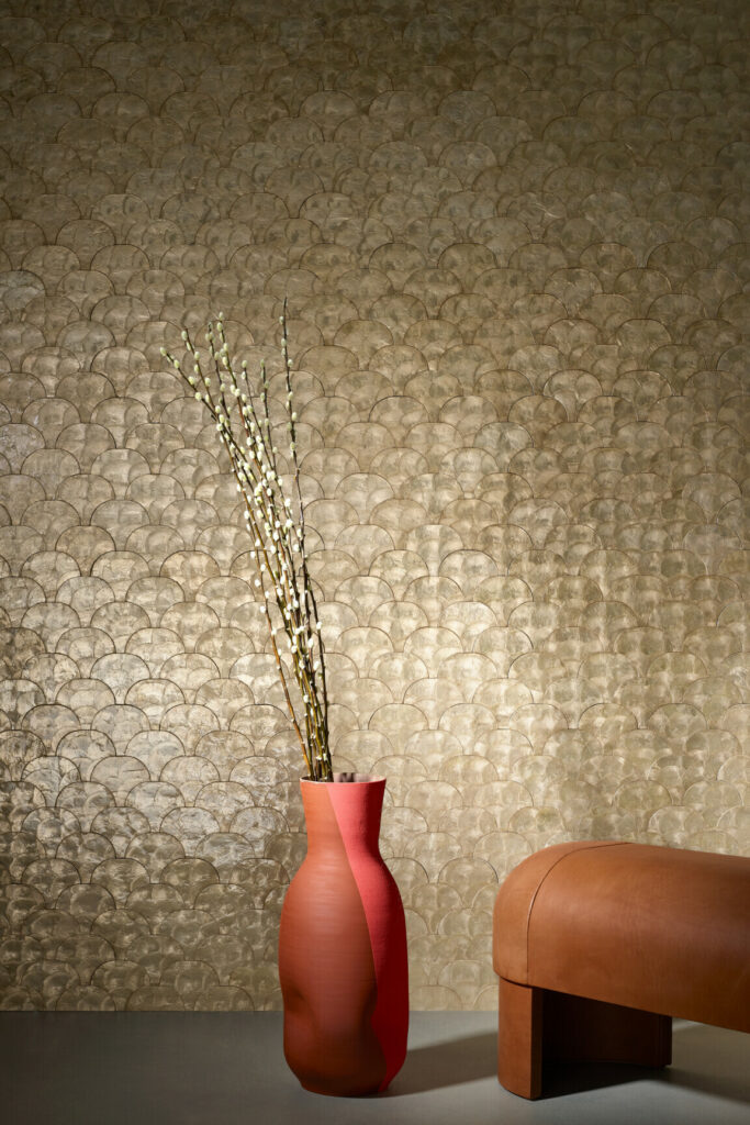 Arte Samal Camber behang in kleur Blanched Almond (33734) - Interieur impressie