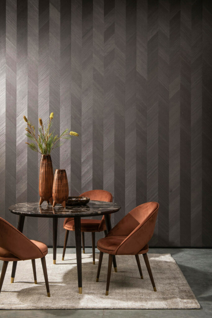 Arte Sycamore Chevron behang in kleur SYC3130 (SYC3130) - Interieur impressie