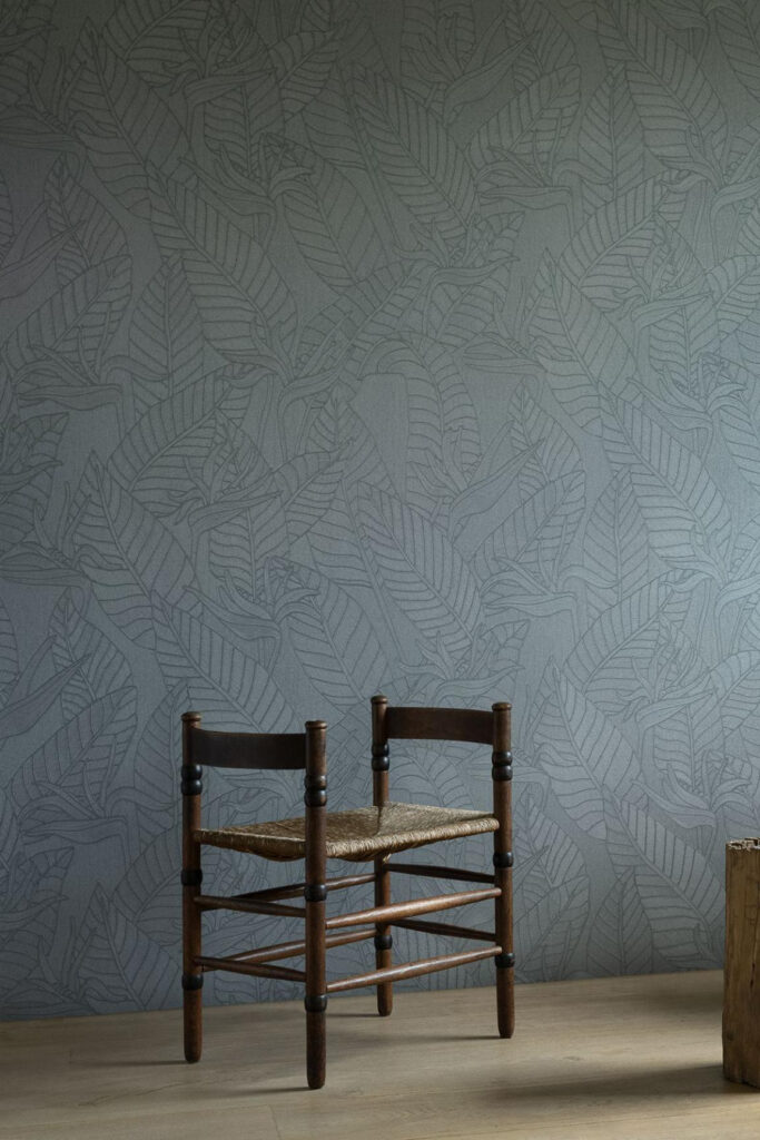 Arte Tali Strelitzia behang in kleur Teal (60751) - Interieur impressie