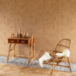 Arte Tali Tamba behang in kleur Clay (60727) - Interieur impressie