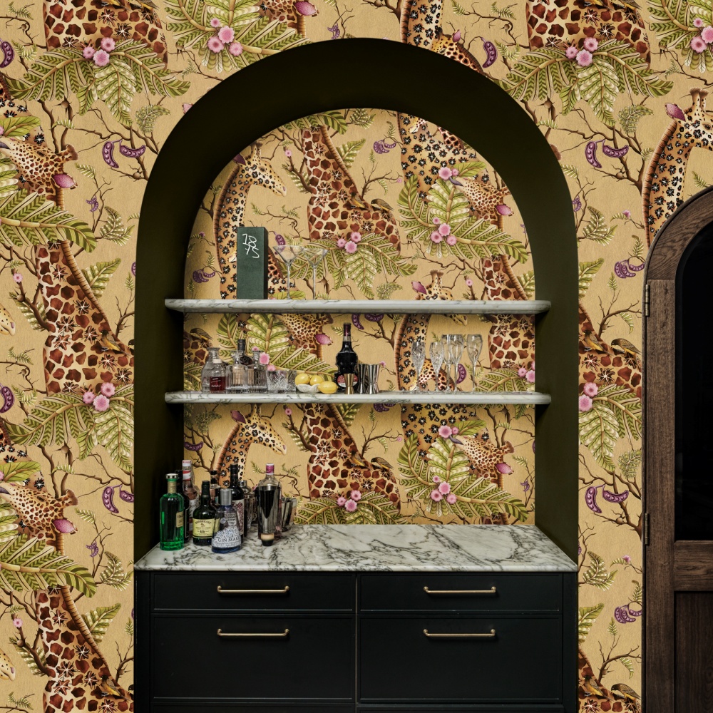 Cole and Son Royal Giraffe 129-3010 sfeer foto met griraffe