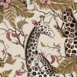 Cole and Son Royal Giraffe 129-3012 in de stone en Mulberry kleur