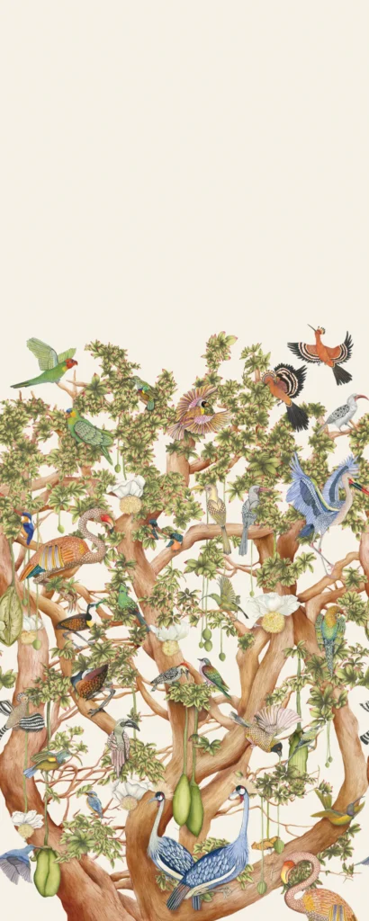 Het Cole & Son x Ardmore Tree of Life behang 129/1002 Stone is een indrukwekkend designstatement waarin natuur, kunst en ambacht samenkomen. Dit luxueuze wandpaneel is geïnspireerd op de Baobab, de iconische levensboom van Afrika, en verbeeldt op poëtische wijze de rijke flora en fauna van Zuid-Afrika door de seizoenen heen. De zachte Stone-kleurstelling, geïnspireerd op een door de zon verbleekte ochtendhemel, geeft het ontwerp een rustige en verfijnde uitstraling.