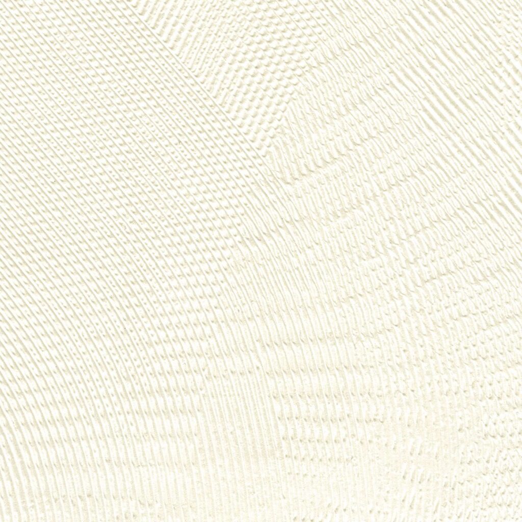 Luxe wit structuurbehang met beweging van Elitis: Ecume Lithos behang
