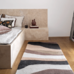 Gestreept vloerkleed Elitis Fuji Chocolat TA 142-76-06 interieur weergave