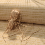 Elitis Marr Raffia II VP 1048-07 Terre de lumière behang sfeer weergave