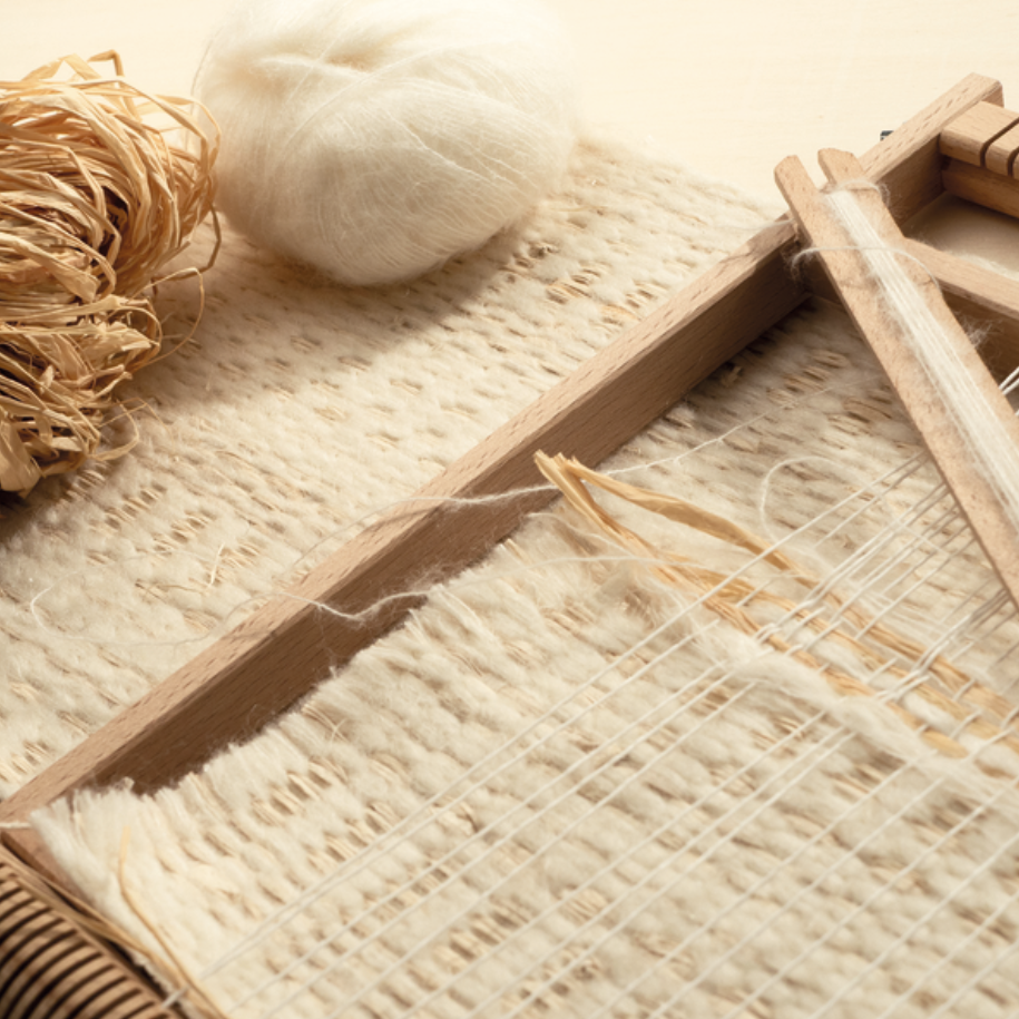 Handgeweven behang van wol: Elitis Enlace RM 1109-01 in beige