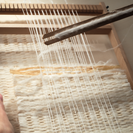 Handgeweven behang van wol: Elitis Enlace RM 1109-01 in beige