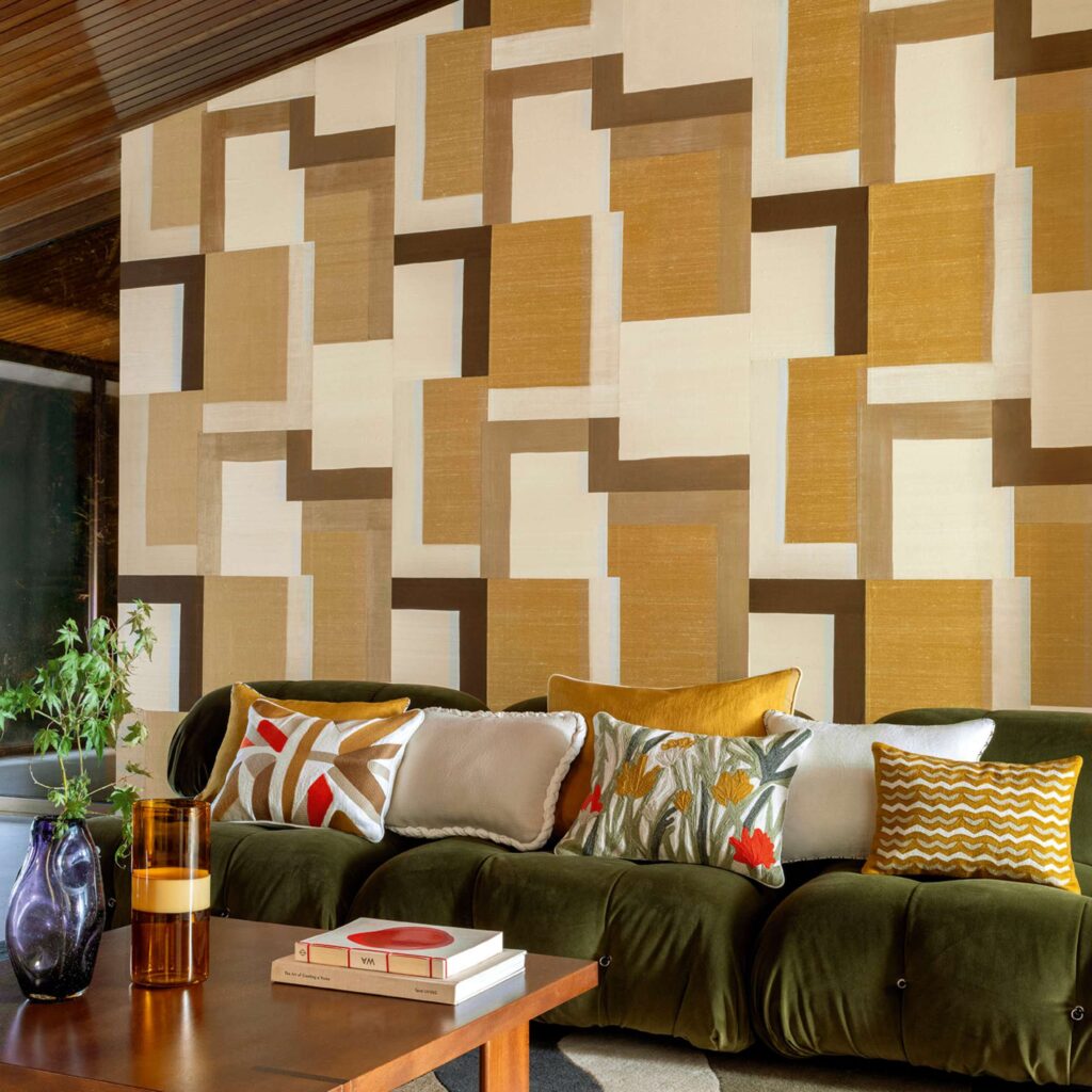 Wand met Zijdebehang Pamir Zenith RM 1127-02 met een goudkleurig blokpatroon