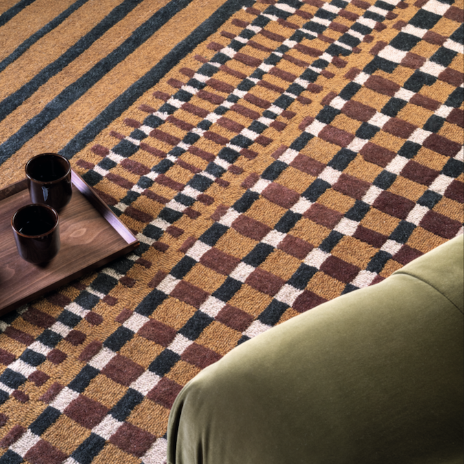 Interieur met een detail van vloerkleed Elitis Sento TA 143-76-04