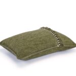 Zijkant van groen kussentje Elitis happy-co-270-65-02 met passement