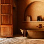 Badkamer met vloerkleed Wallis Ambre van Elitis TA 139-25-02