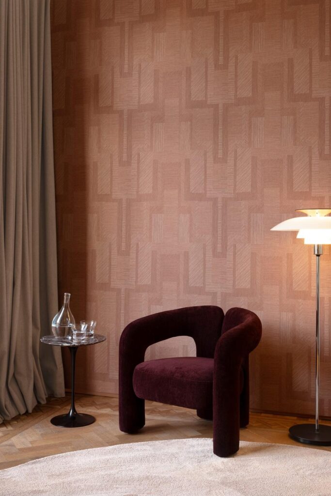 Arte Essentials Luxor Gizeh behang in kleur Burgundy (19423) - Interieur impressie