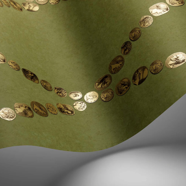detail van een Illustratie van Fornasetti-behang Cammei een wieberpatroon en klassieke munten in groen/goud