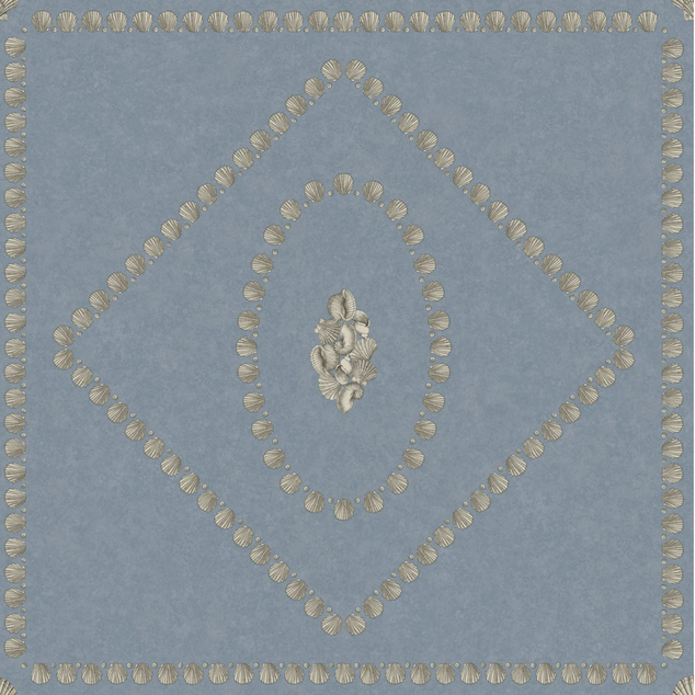 Illustratie van Fornasetti-behang Conchiglie een geometrisch patroon met schelp details in blauw en goud