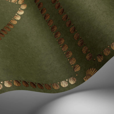 Illustratie van Fornasetti-behang Conchiglie een geometrisch patroon met schelp details in blauw en goud