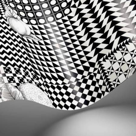 Illustratie van Fornasetti-geometrisch behang Frutta e Geometrico met fruit in zwart wit