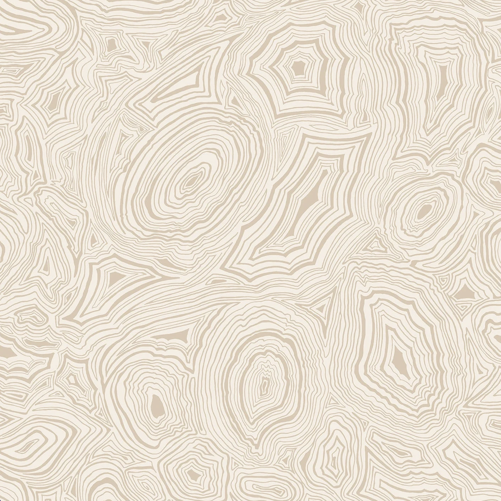 Beige Fornasetti-behang met een malachietpatroon van gestileerde, concentrische lijnen.