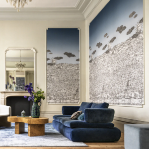 illustratie van het Fornasetti-behang Vista Mediterranea, architectonische voorstelling van Jeruzalem in blauw