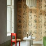 Arte Les Tapisseries Ornement behang in kleur Ochre (97890) - Interieur impressie