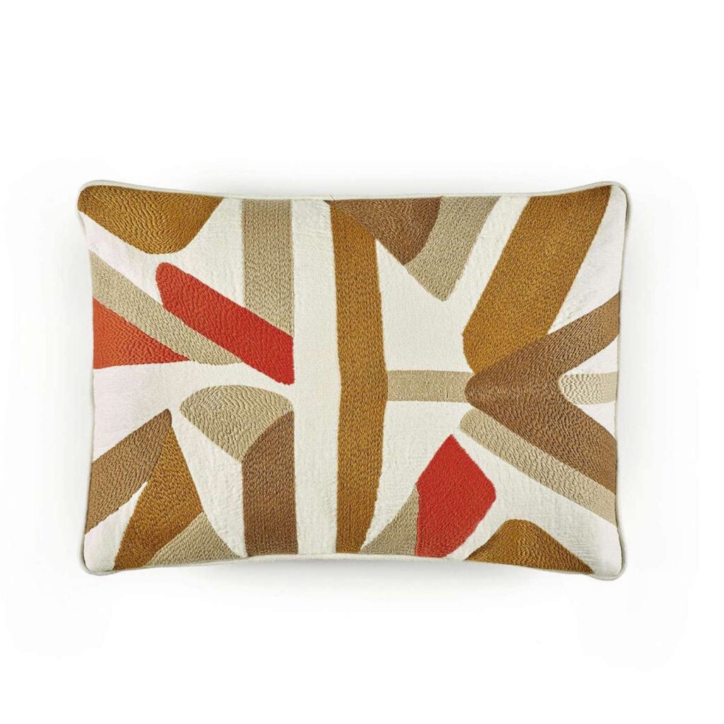 Kussenhoes met geborduurde lijnen in rood Elitis morning-co-272-25-02