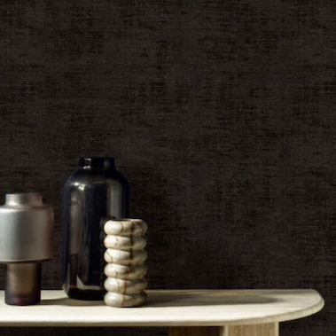 Interieur weergave van het linnen look behang: CASAMANCE - Le Velours 2 Johara 74392922 in de kleur Ebene