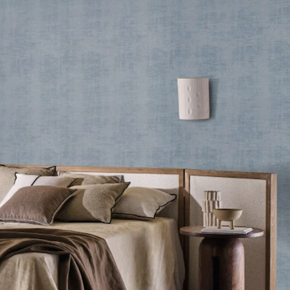 Interieur weergave met het behang: CASAMANCE - Le Velours 2 Johara 74396186 in de kleur Pierre bleue