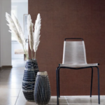 Interieur weergave van het behang CASAMANCE - Le Velours 2 Johara 74397004 in de kleur cedre rouge