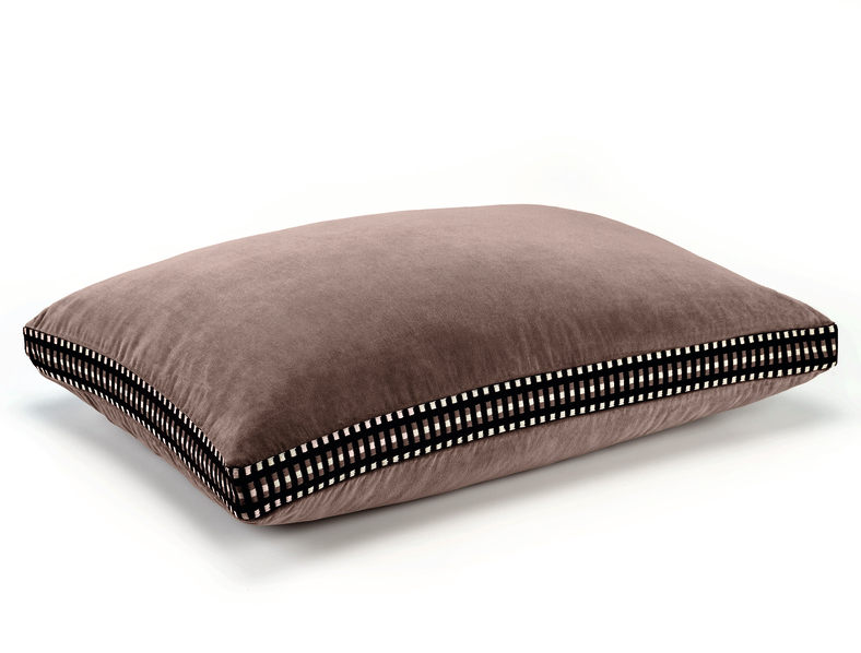 Chocolade velours kussen Elitis CO 226-76-03 met passement