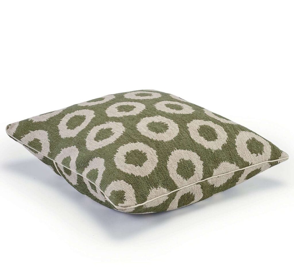 Groen kussen Elitis mirage-co-267-65-01 met een cirkel patroon