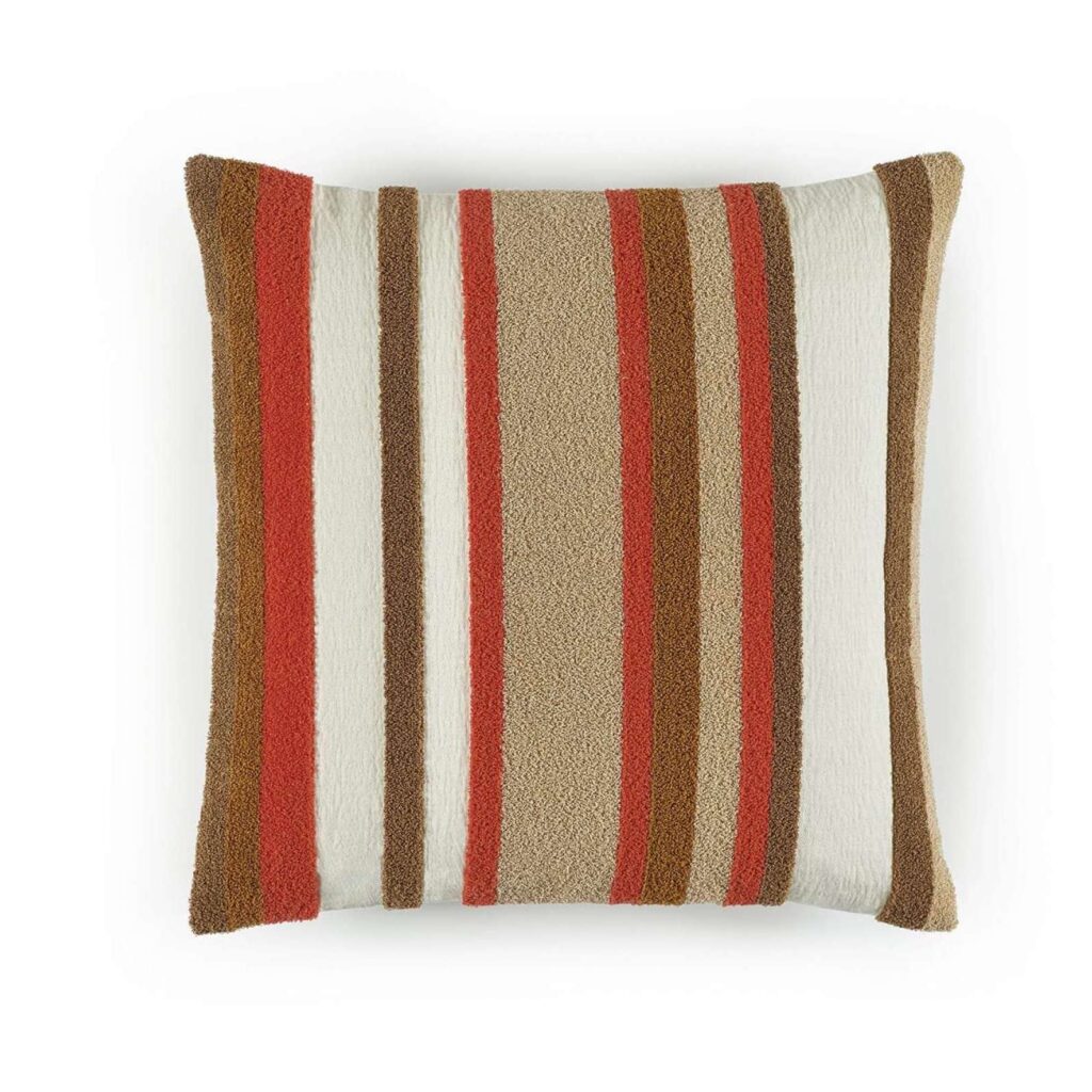 Vierkant gestreept kussen Elitis -toujours-co-277-25-01in bruin en rood