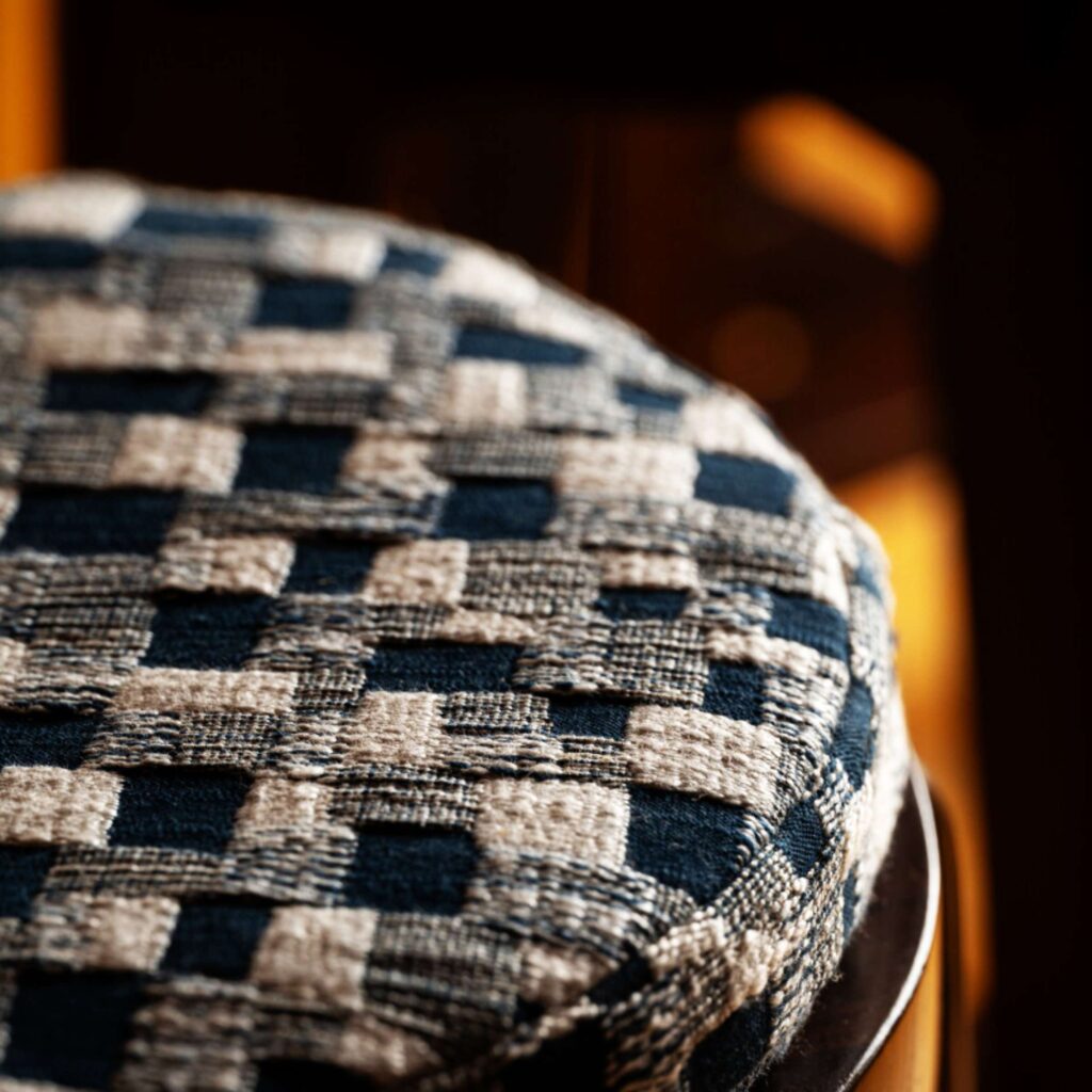 Poefje met de patchwork stof Elitis hiroko-katsura-ja-008-47 Marché du matin