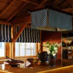 Blind van de stof Elitis Onomichi Erika-CN-012-47 in de blauwe kleur Sur la rive immobile