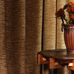 Afbeelding van een gordijn in de stof Elitis-hiroko-ikumi-ja-007-21 kleur oker geel:Dans la lenteur du monde