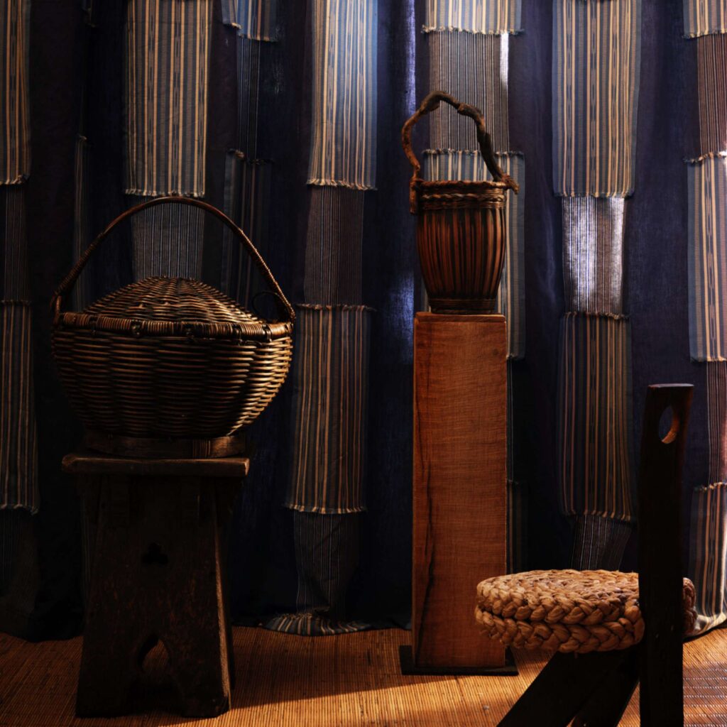 Gordijn van Elitis onomichi-mitsumi-stof cn-013-47 in de kleur Sur les rives de nuit