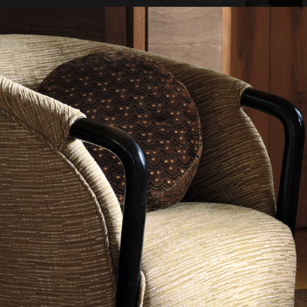 Fauteuil bekleed met de stof ElitisHiroko Ikumi JA 007-21