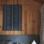Stof paneel van de stof Elitis Onomichi Kana LZ 916-47 de kleur blauw: Poussière d'encre