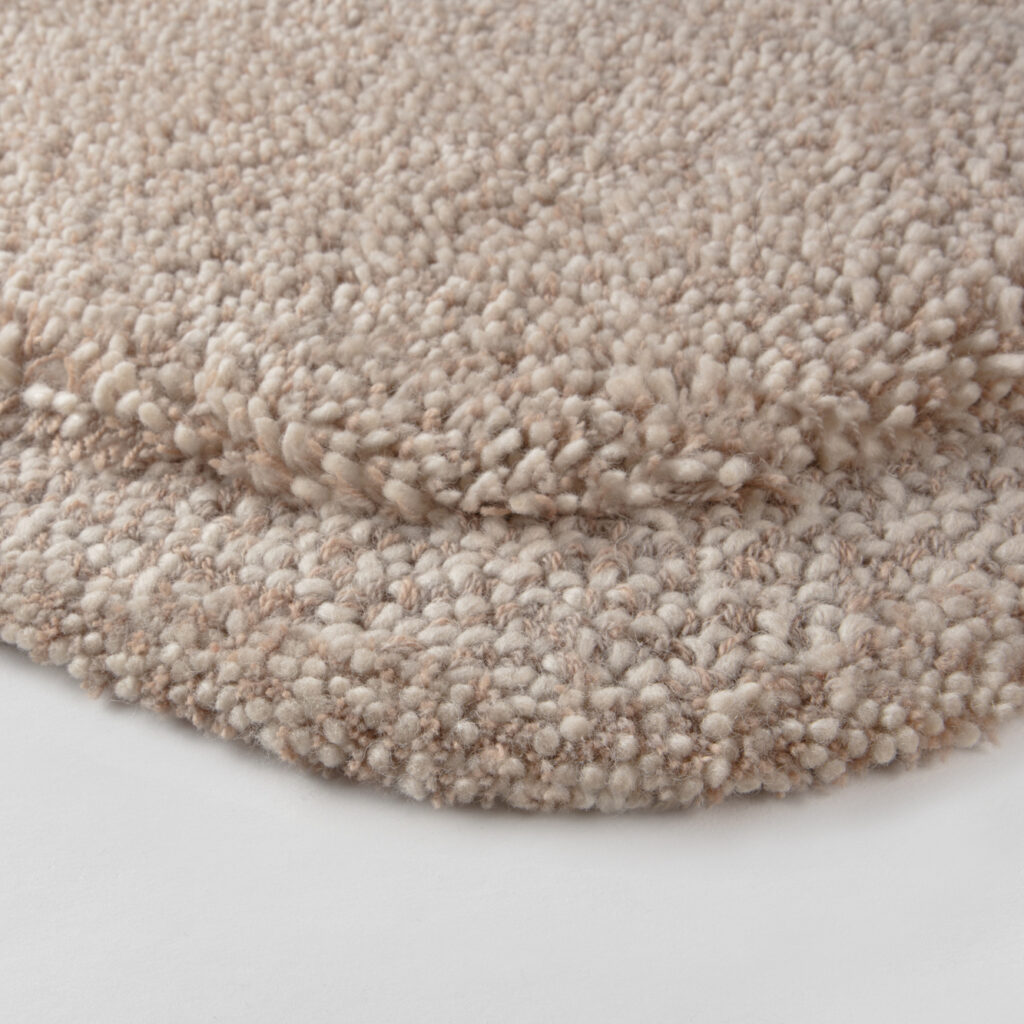 detail van het beige organische vloerkleedAbstract Maya ASO1613188 Almond Organic 16