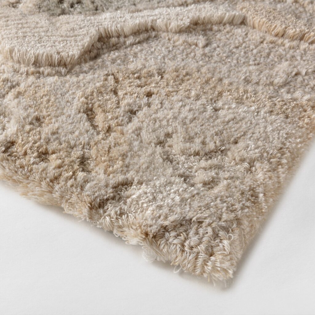 Detail weergave van het vloerkleed Limited Edition Arabesque_High_AARH36335_Moonstone_Rectangle