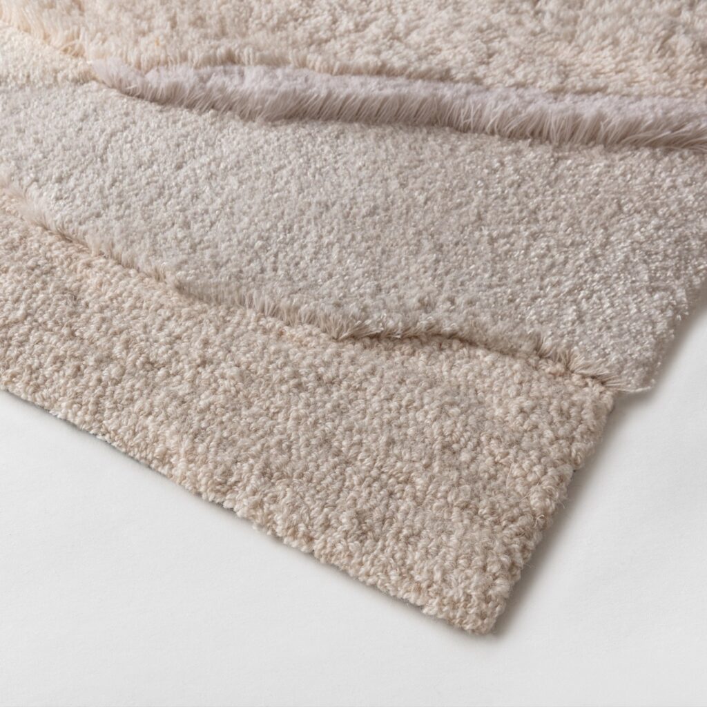 Detail weergave van het vloerkleed Limited Edition Arcadia_ACR32300_White_Swan in creme kleur