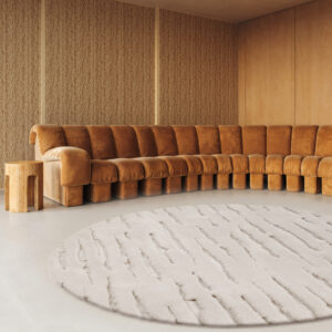 Interieur weergave van het beige Limited Edition Cosmic Kinga High CMH42296 Papyrus vloerkleed