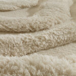 Detail van het beige Limited Edition vloerkleed Utopia UTO2138348 Ivory Glow Organic