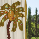 Sfeer weergave van het gordijn van Pierre Frey F3563001 les palmes dalma 1 paneel